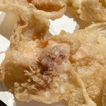 鳥 から揚げ うえ山 - この皮は何枚でもいけちゃう、グフッ