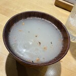 鳥 から揚げ うえ山 - ラッコが食べたムネ肉の骨を煮出して春雨入りのスープに仕上げました
