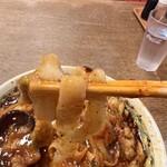 玉龍飯店 - 麺(刀削麺)リフト