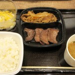 吉野家 - 料理写真:牛たん・牛皿御膳