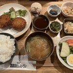 農業高校レストラン - 農業高校OBヒライ精肉店直送ミンチカツ御膳。