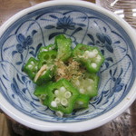 にく友食堂 - 小鉢のおくら