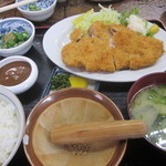 にく友食堂 - とんかつ定食