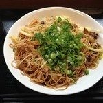 麺屋　まる - まるの焼きそば５００円ネギ・キャベツ・イカ天・すじ肉もタップリ入っています♪