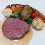 レストラン 竜神亭 - 竜神池コースのお肉。牛フィレ肉、柔らかくてジューシー♥