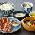 炭焼牛たん東山 雅 - 牛たんと牛たんシチューの定食