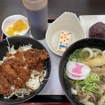 資さんうどん - 料理写真: