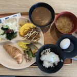 スーパーホテル - 料理写真:朝食バイキング無料