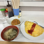 はちのこ食堂 - 料理写真:【本日のおすすめ】メンチかつ付きオムライス¥980