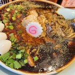 元祖ニュータンタンメン本舗 - 料理写真:7月10日迄の黒麻辣麺\(//∇//)\