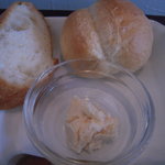 パスタバ - パンとアップルバター