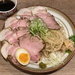 ラーメン専門店 えんまん - 盛りの肉増し