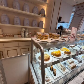 LE SALON DE NINA'S_1