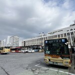 キャラウェイ - 平塚駅前。神奈中バスは小田急の関連会社です。ここ平塚に本社があります。