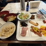 アパホテル&リゾート - 料理写真:パンがないと思い和食にしたら、実はありましたよ