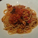 Ore beate - コクのあるトマトソースに分厚い椎茸と鶏の旨味、朝びき鶏ミンチと椎茸のトマトソーススパゲティ