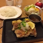 Joifuru - チキンステーキ和風プレミアムソース
                      
                      大根おろし、ねぎ、レモンでサッパリ頂きました (*´ڡ`●)