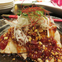 中国料理 青冥 堂島本店 - 口水鶏(コースイチー)。
                日本で俗によだれ鶏と言われるものです。味が濃くて、お酒が進む一品です。
                
                