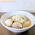 とんとん船 - 料理写真:らーめん、ゆで玉子トッピング