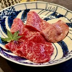 和牛料理 一石三鳥 - ・本日の塩焼肉3種盛り合わせ