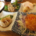 中国家庭料理 桃 住吉店 - 前菜（おから・エビマヨ・水餃子・里芋のコロッケ）