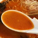 ラーメン･餃子 ハナウタ - 【2015年03月】薬膳香辛 味噌（大辛）のスープアップ。