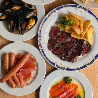 お腹ぱんぱんの飲み放題付きのプランあります。