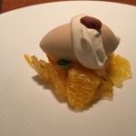 アバロッツ - 葛城の無農薬八朔のジュレ　黒ビールとスパイスのジェラート