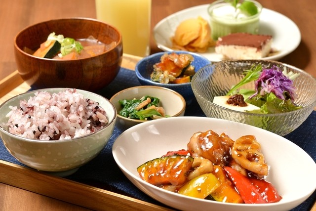 Sorami Cafe ソラミカフェ はなみずき通 カフェ 食べログ