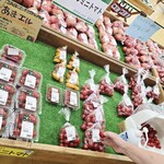 ＪＡほこた ファーマーズマーケット なだろう - トマトコーナー。