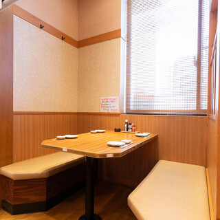 少人数から大人数でのお食事にも！