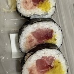 ちよだ鮨 - まぐろたくわん巻