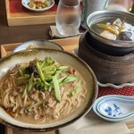 Ryu Cafe - 料理写真:薬膳香茹鶏湯（鶏肉とキノコのスープ）、麻醤麺