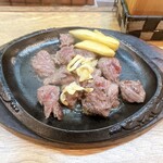 グリル上坂  - サガリの角切り