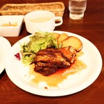 Bistro COZY - ガツンと効いた"醤油ソース"は、まさに"ご飯泥棒"。