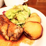 Bistro COZY - 普段あまりいただくことができない"甘藷"も、嬉しい付け合わせ。