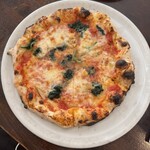 PIZZA BORSA - スピナッチ
            トマトベースにツナ、ほうれん草、モッツァレラ