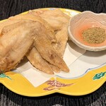 相撲茶屋たごちゃん - たごちゃん独自のスパイスを、熱々の手羽先でお召し上がりください。
