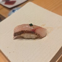 鮨と酒 魚伸 - イサキ