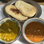 無印良品 - 料理写真:「 グリーン」350円
「牛すじカレー」290円
「ナン」220円