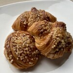 パン屋 モメンタム - 料理写真:プチクロワッサンシュクレ