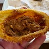 BAKERY&CAFE GAUDI - 牛肉ゴロっと入ってます♪ めっちゃおいしいです