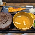 しんぱち食堂 - 料理写真:大トロ銀鮭塩ハラス定食+いんげん胡麻和え