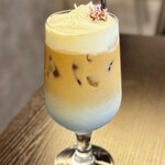 TechCafé - 大内山牛乳とアッサムのブルーラテ