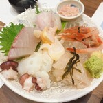 はす家 - 刺身盛り合わせ