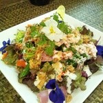 いなぎ SATOYAMA キッチン - 花びらも入った！里山シーザーサラダ。