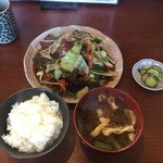 築和 - 料理写真:レバニラ炒め定食。タレが絶妙な味わい。ごはんがすすむ〜(ﾟ∀ﾟ)