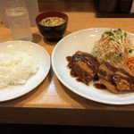 くま食堂 - ポークヘレカツ定食（ハーフ・800円）