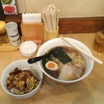 麺 源屋 - 醤油ラーメン580円+半ホイコーロー丼200円