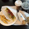 ミセスイスタンブール - チーズドネルサンド　1,280円
ホットドッグ　880円
セットドリンク　400円x2